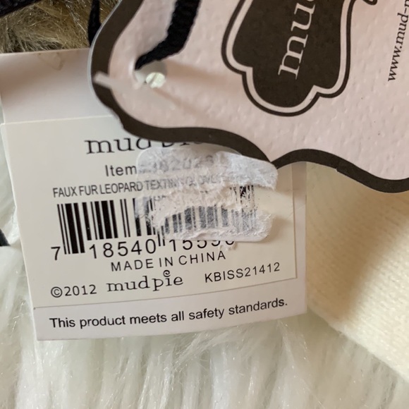 Mud Pie off white gloves with faux leopard fur cuffs and rhinestone “ring” New - Picture 5 of 7